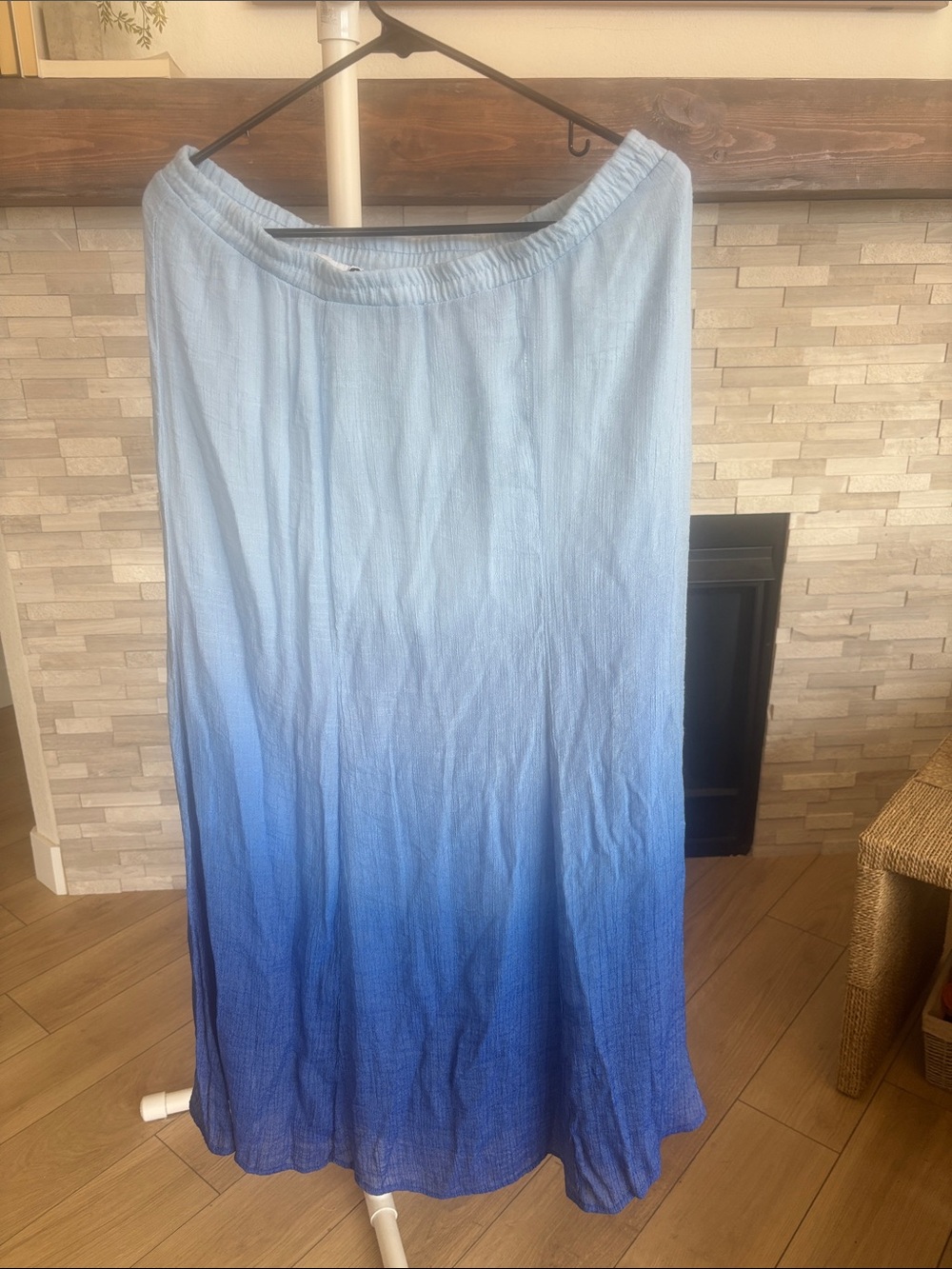 Preloved AGB Light-to-Deep Blue Ombre Maxi Skirt
